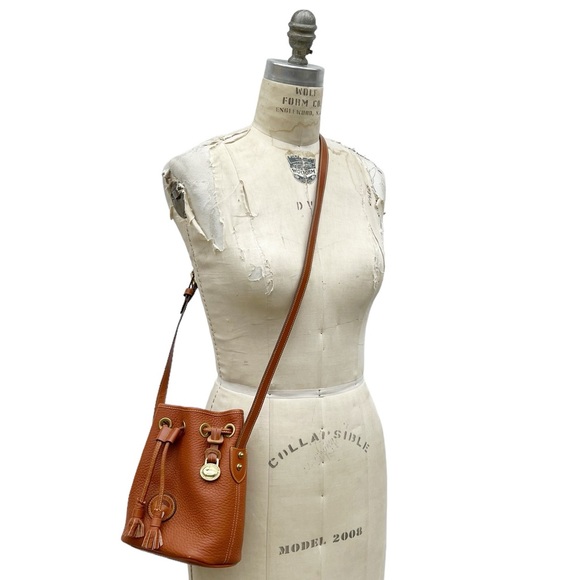 Vintage Dooney & Bourke Mini Bucket Drawstring Shoulder Bag Cognac Leather - Picture 2 of 16